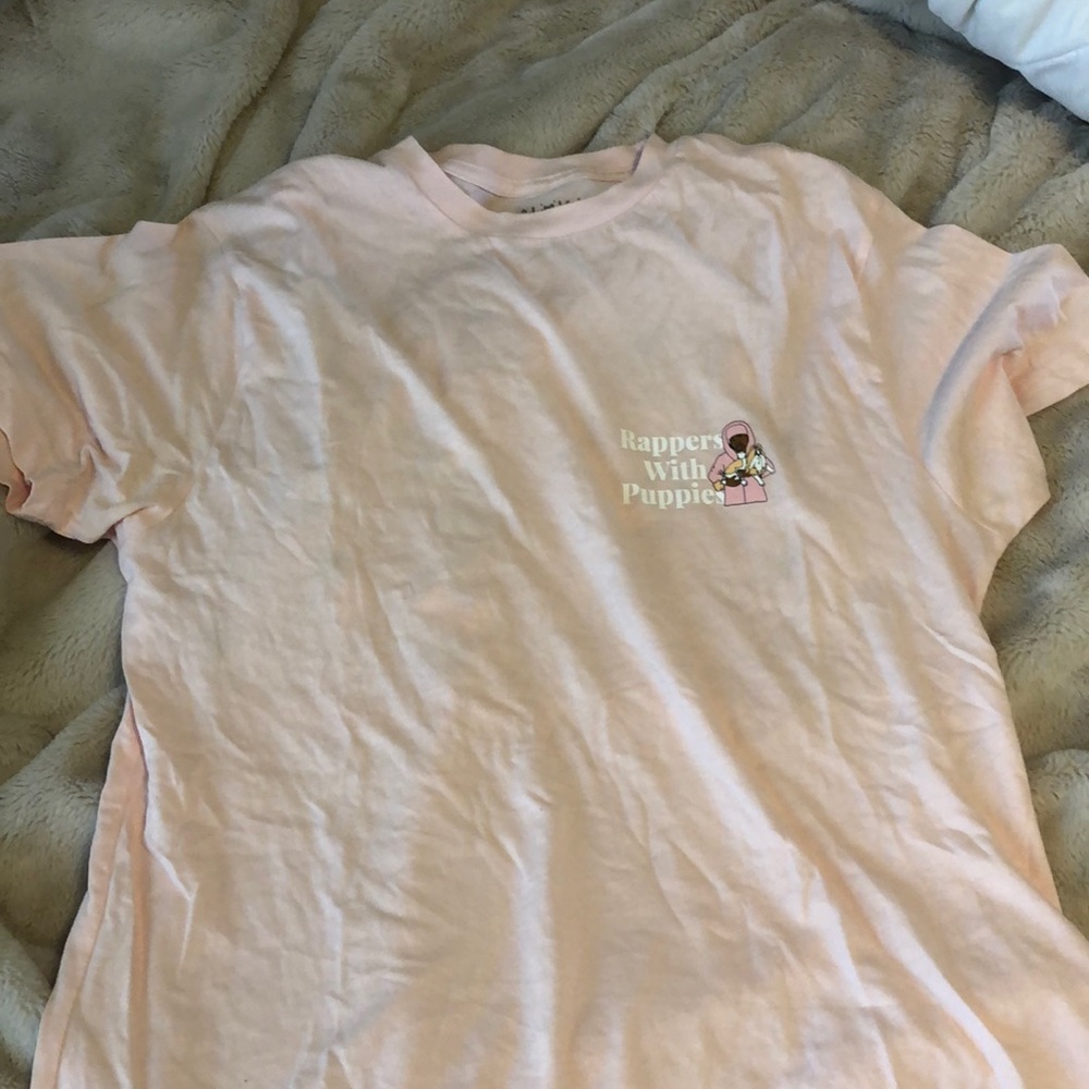 Rappers with puppies pink shirt